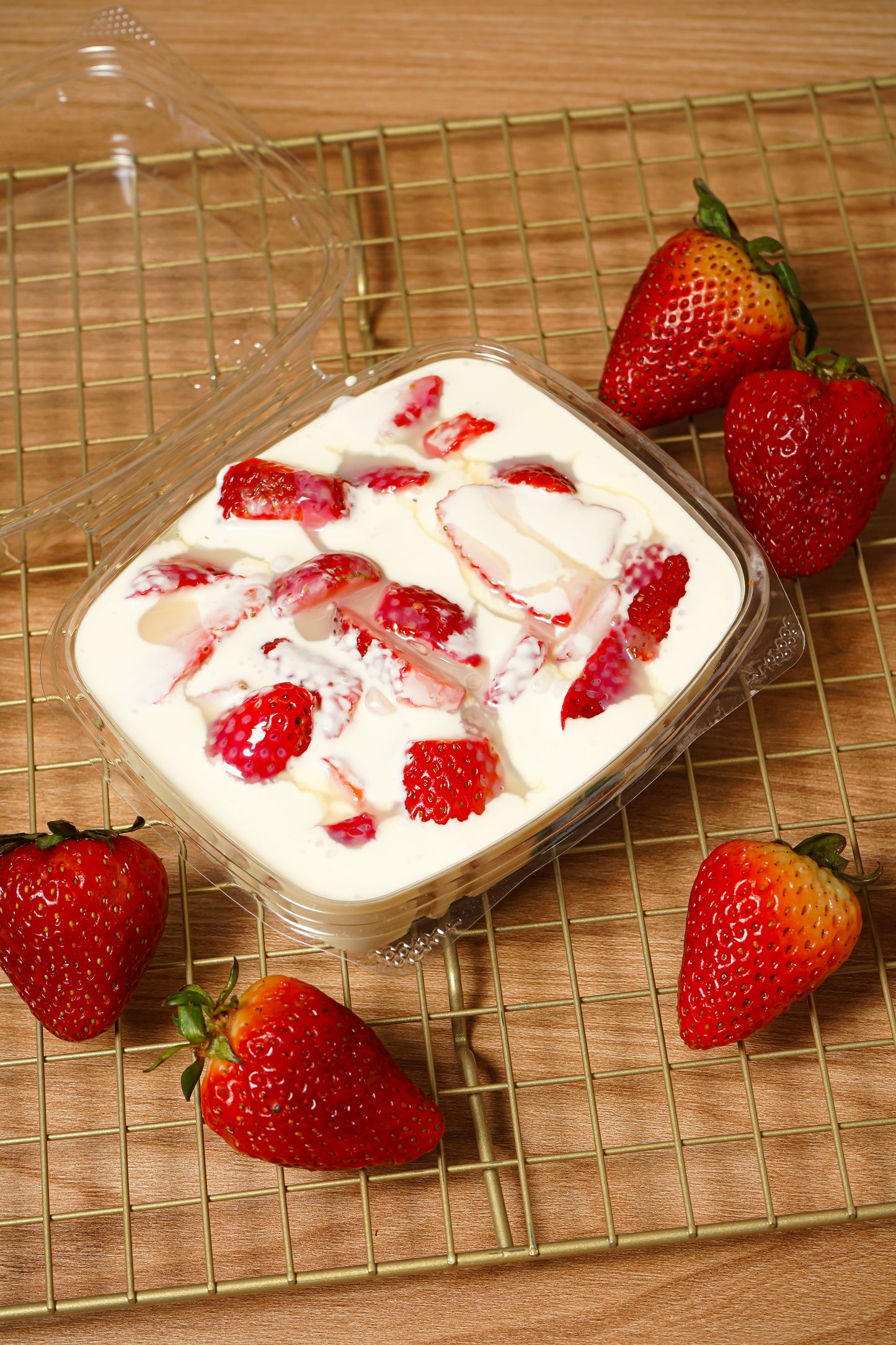 FRESAS CON CREMA MEDIANA