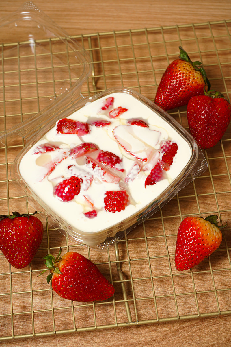 FRESAS CON CREMA MEDIANA